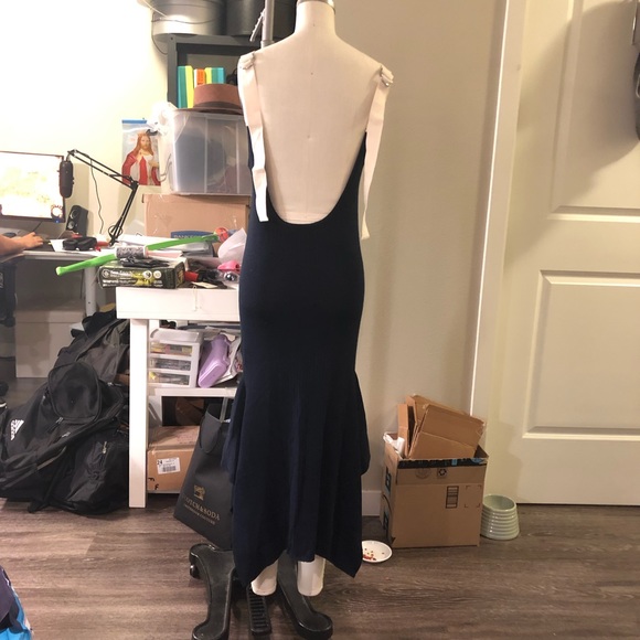 Asymmetrical knit dress, open low back - Picture 2 of 7